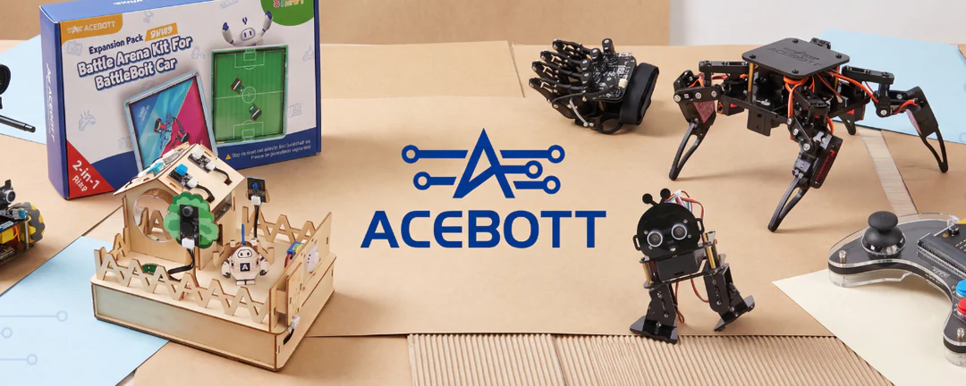 Kits de robótica educativa ACEBOTT: auto robot, araña cuadrúpeda, brazo y casa inteligente sobre una mesa de trabajo